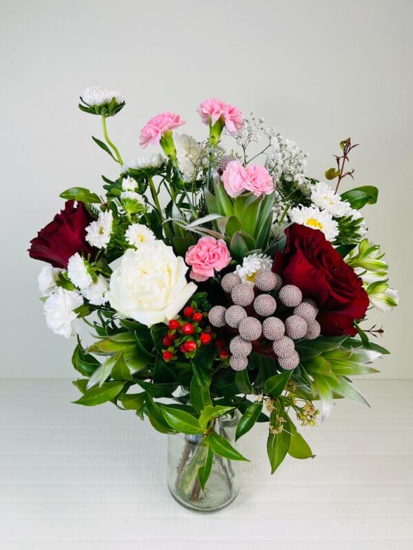red and white roses arrangement in Melbourne