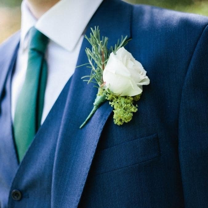 5 Best Buttonhole Designs for Grooms? - Flower Club